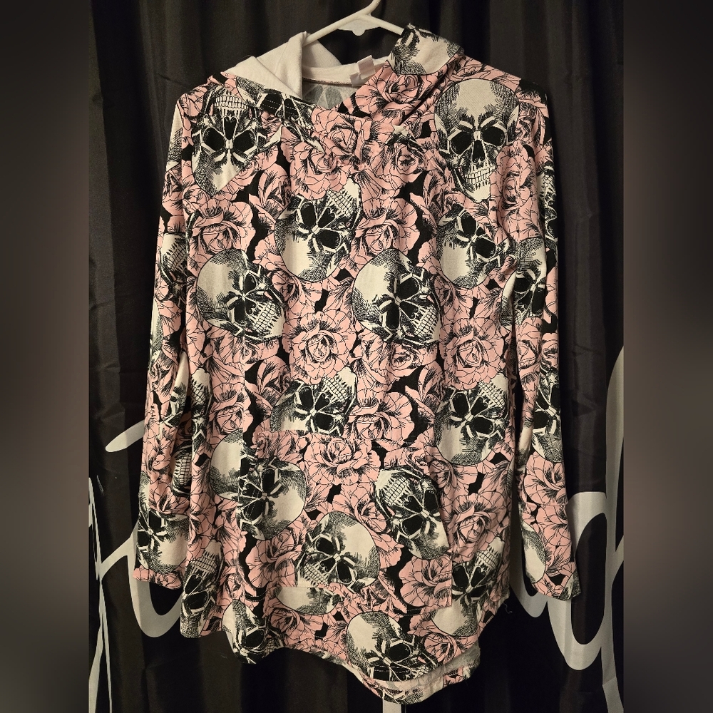 LuLaRoe Pink and Black Skull Print Amber